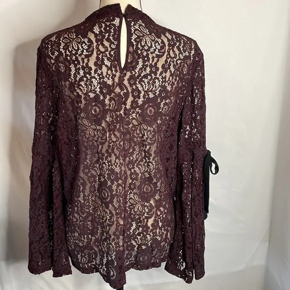Loft lace blouse bell Sleeves size large tie at sleeves deep burgundy - Picture 5 of 9